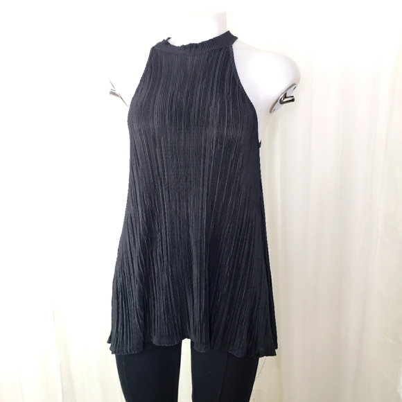 Decker Tops - Decker black tight pleat high neck swing top size large